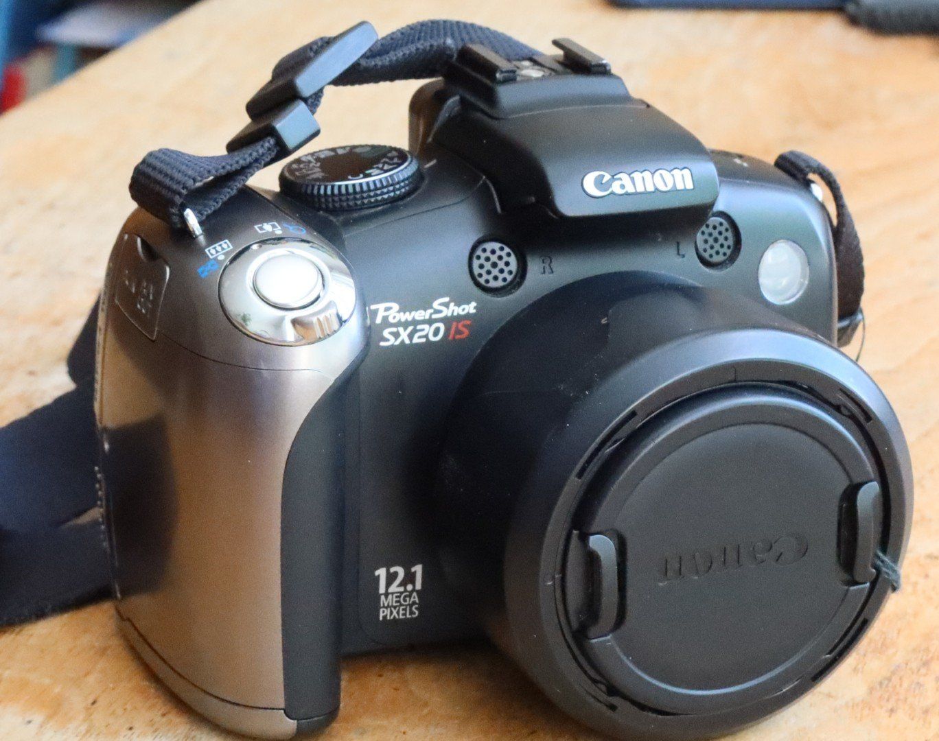 Canon Fotocamera: Canon SX20 20 fach Opt. Zoom – Usato da Jegenstorf venduto da Chris3008 1