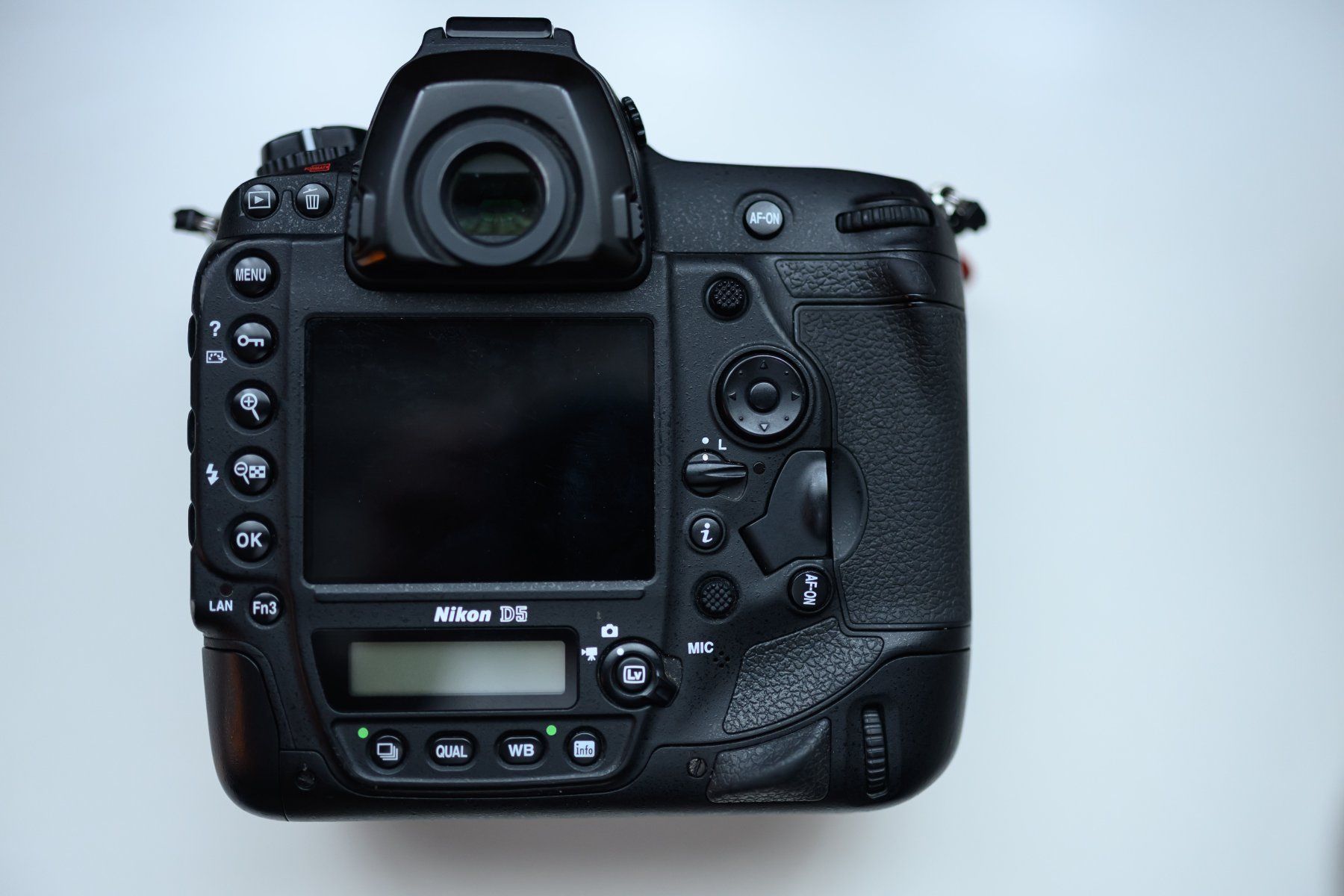 Nikon Fotocamera: Nikon D5 (Vollformat) inkl. OVP – Usato da Chur venduto da Mcama 2