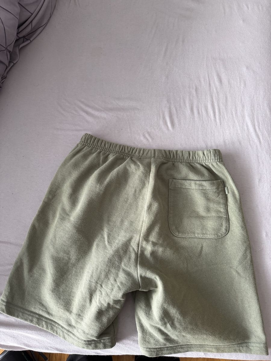 Supreme Hosen: Short Supreme – Neu (gemäss Beschreibung) aus Bulle von Laetitia84 2