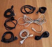Acht Netzkabel und vier Gerätekabel