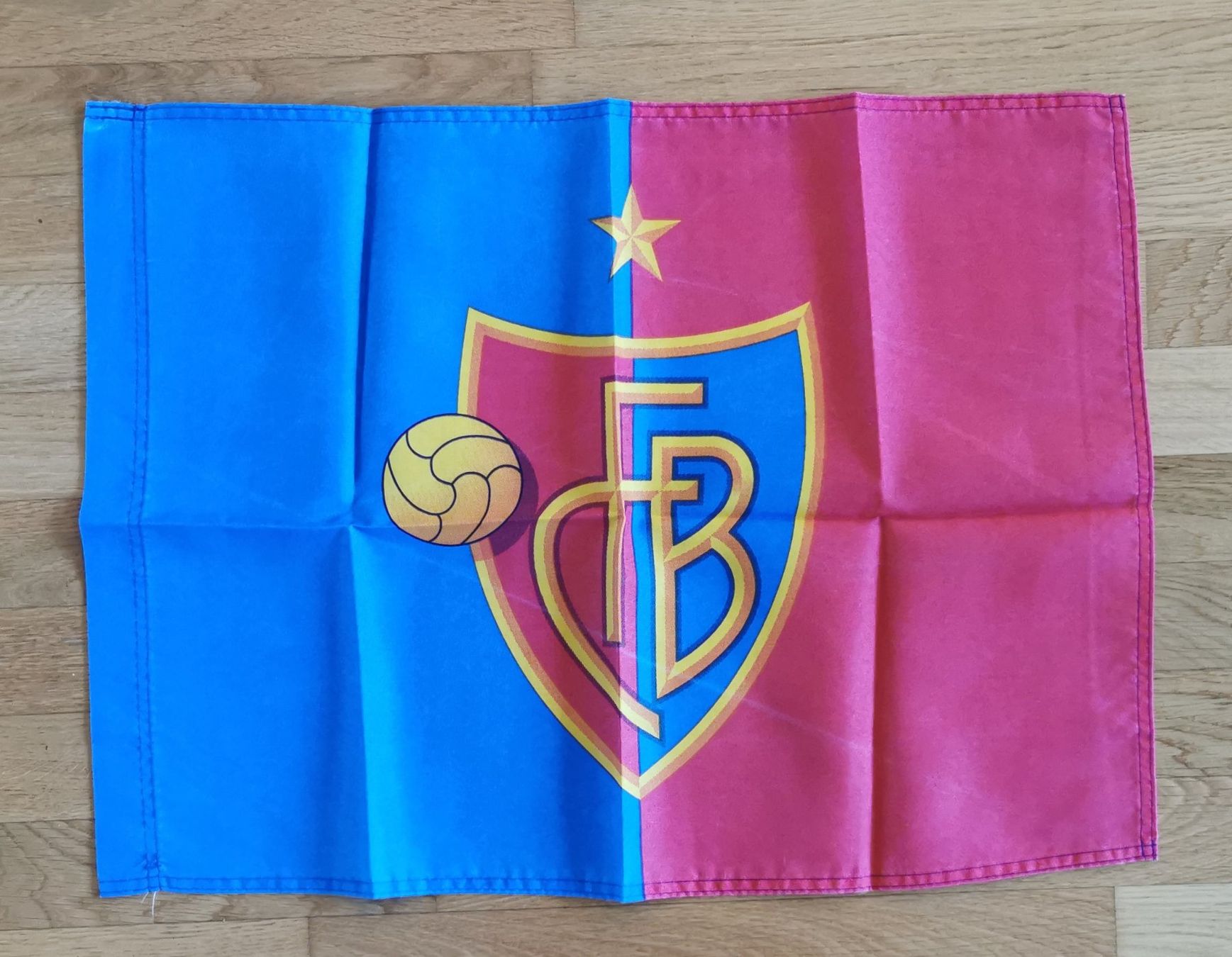 FC Basel Bandiere: FC Basel Fahne 64 x 47 cm – Usato da Emmenbrücke venduto da Herzog07 4