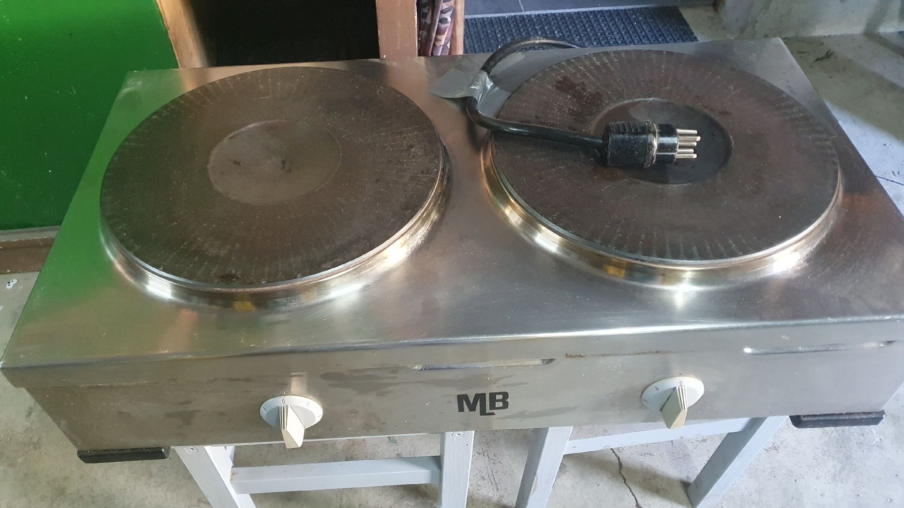 Cuisinières: plaque de cuisson  – D'occasion à Chamoson par cle_gwc2