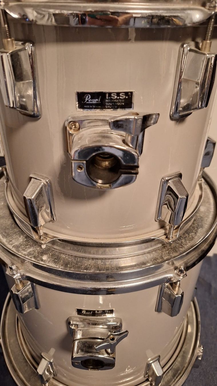 Strumenti musicali: Pearl Tom 10" 13" 16" – Usato da Jona venduto da PulsarRadiator 2