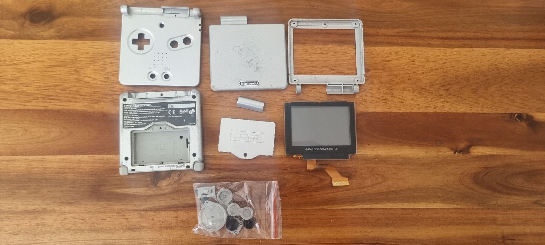 Nintendo Console: Gameboy Advance SP Teile – Difettoso da Gähwil venduto da Scarface8400