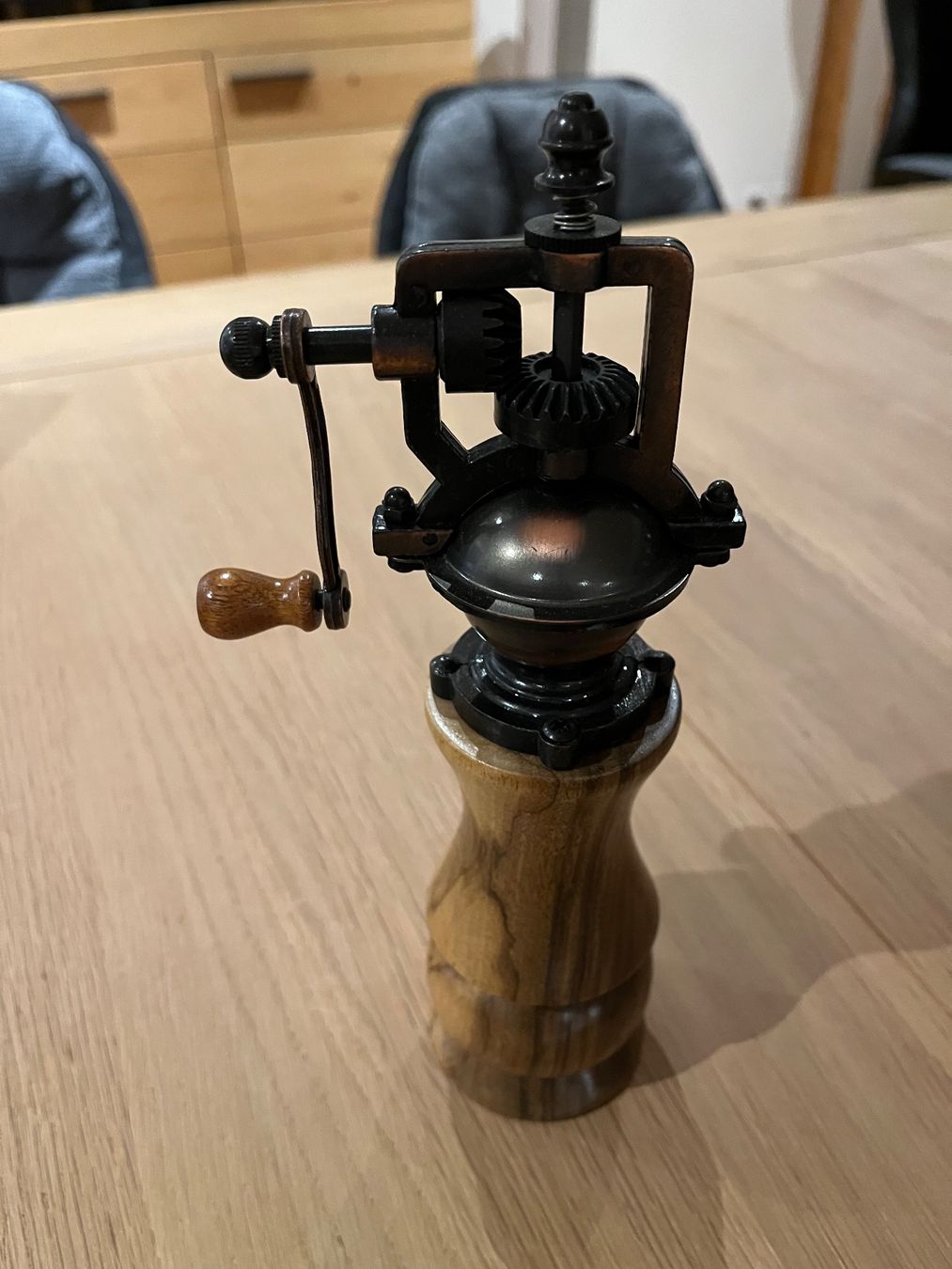 Küchengeräte: Neue, handgefertigte Vintage Pfeffermühle – Neu und originalverpackt aus Bülach von Fjordi1225 1