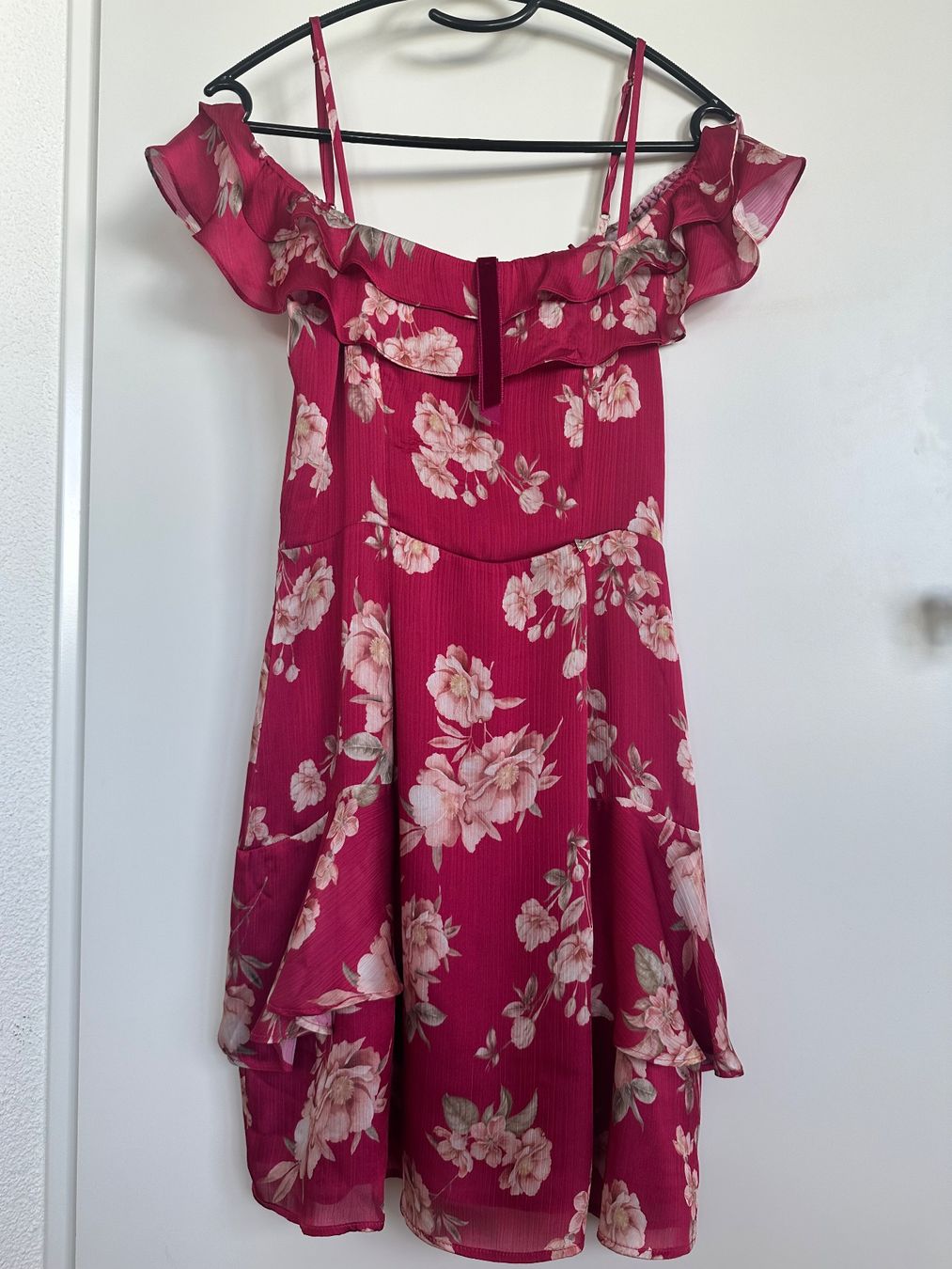 Guess Kleider: Guess Kleid – Gebraucht aus Zürich von ong8