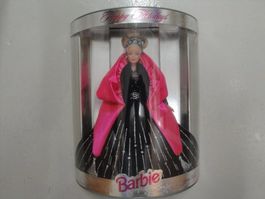 BARBIE neuve, emballage avec trace de stockage, selon photos