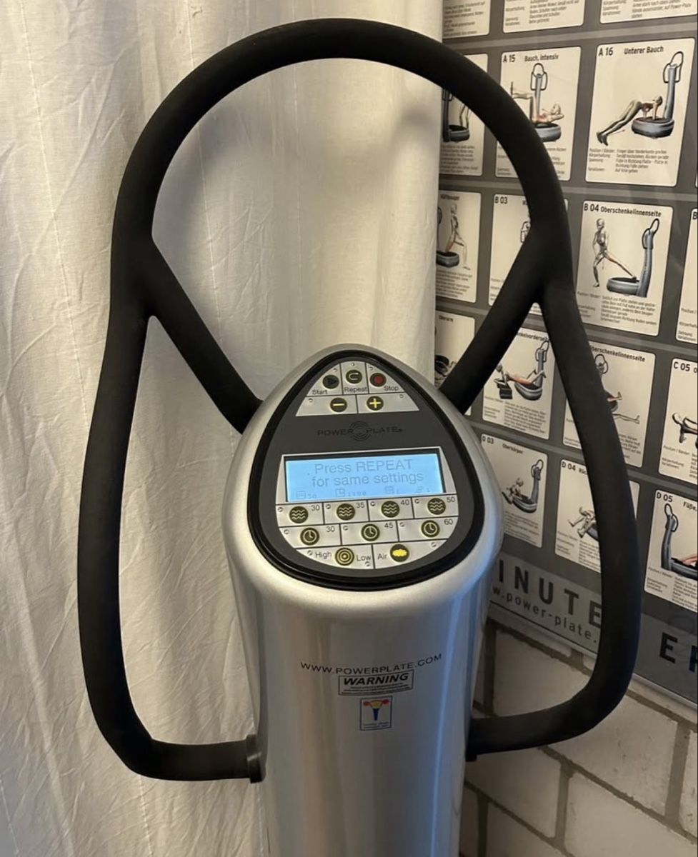 Power Plate Vélos d'appartement: Power Plate Pro 5 airdaptive – D'occasion à Muri AG par an_land 5