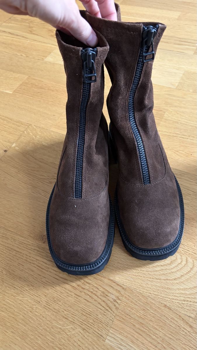 Scarpe da donna: Suede boots, 38 size – Nuovo (secondo la descrizione) da Bern venduto da sil_7ys9