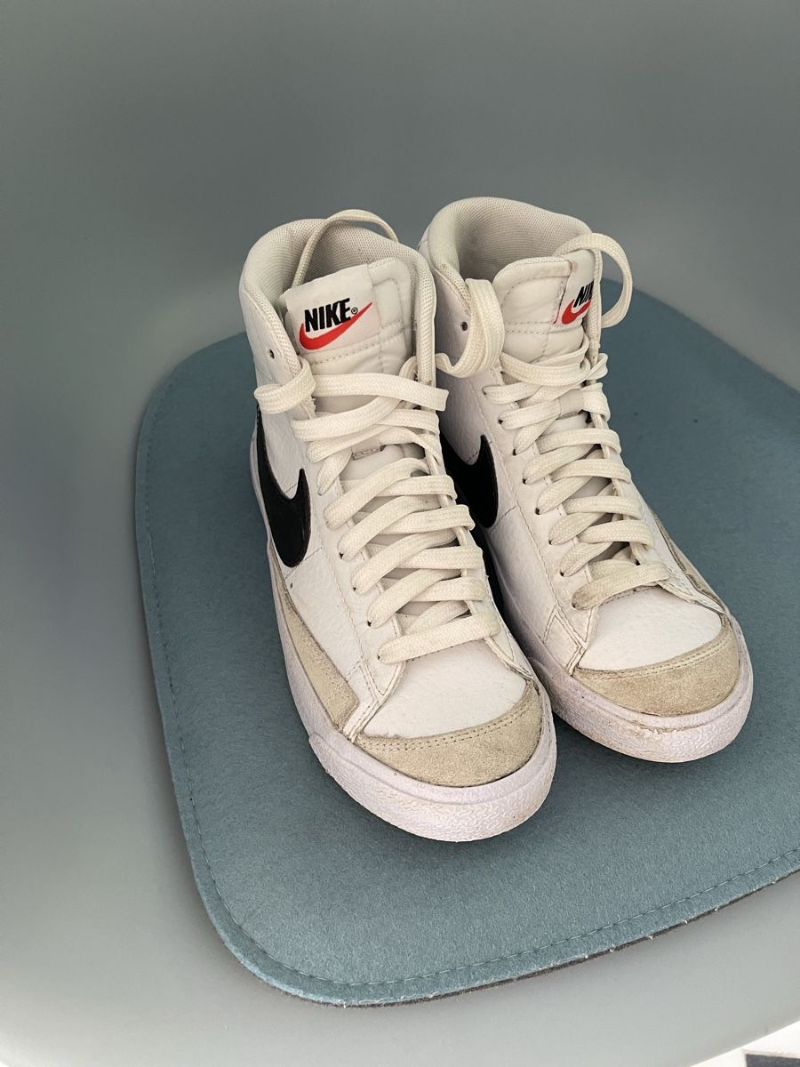 Nike Chaussures hommes: Nike Sneakers Gr. 35.5 – D'occasion à Wichtrach par Adriana222 1