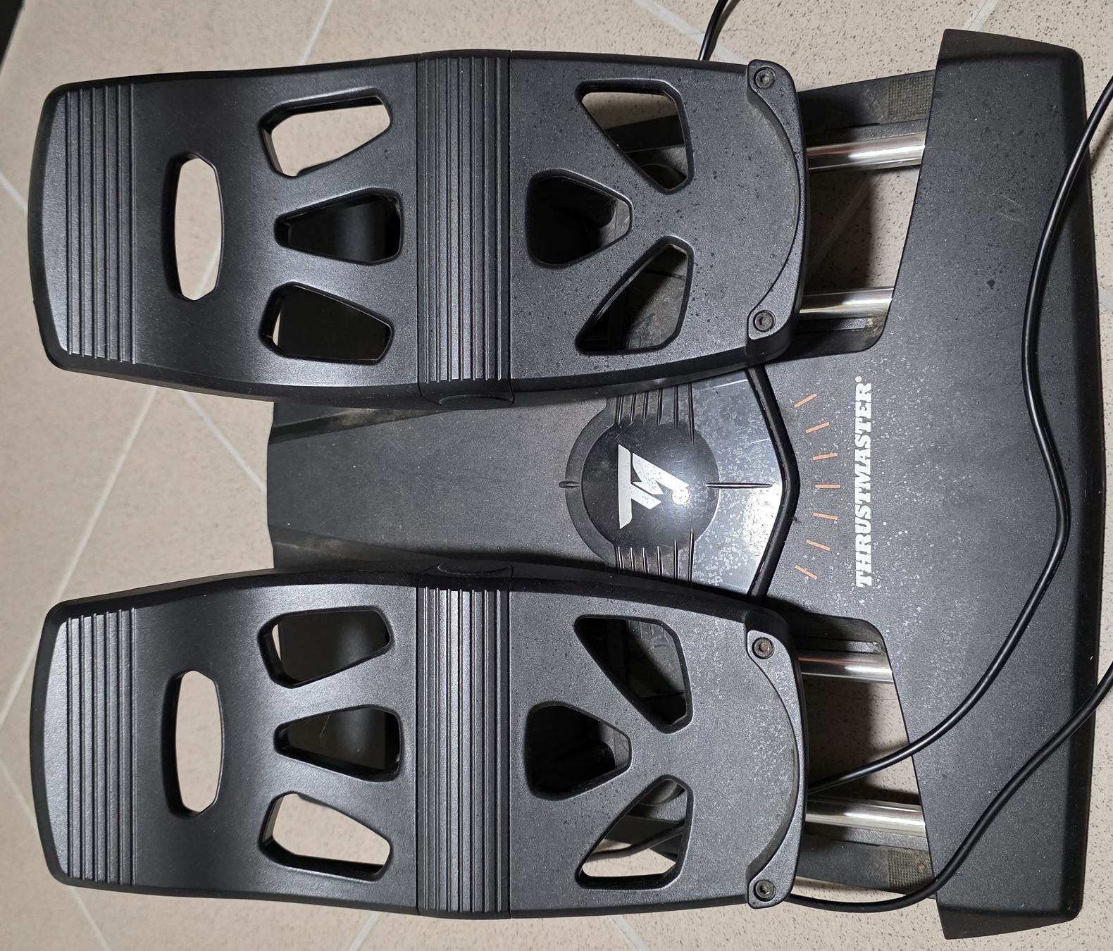 Thrustmaster Controller: Pedali Thrustmaster per simulatori di volo usati – Gebraucht aus Winterthur von Lilith_Goetia