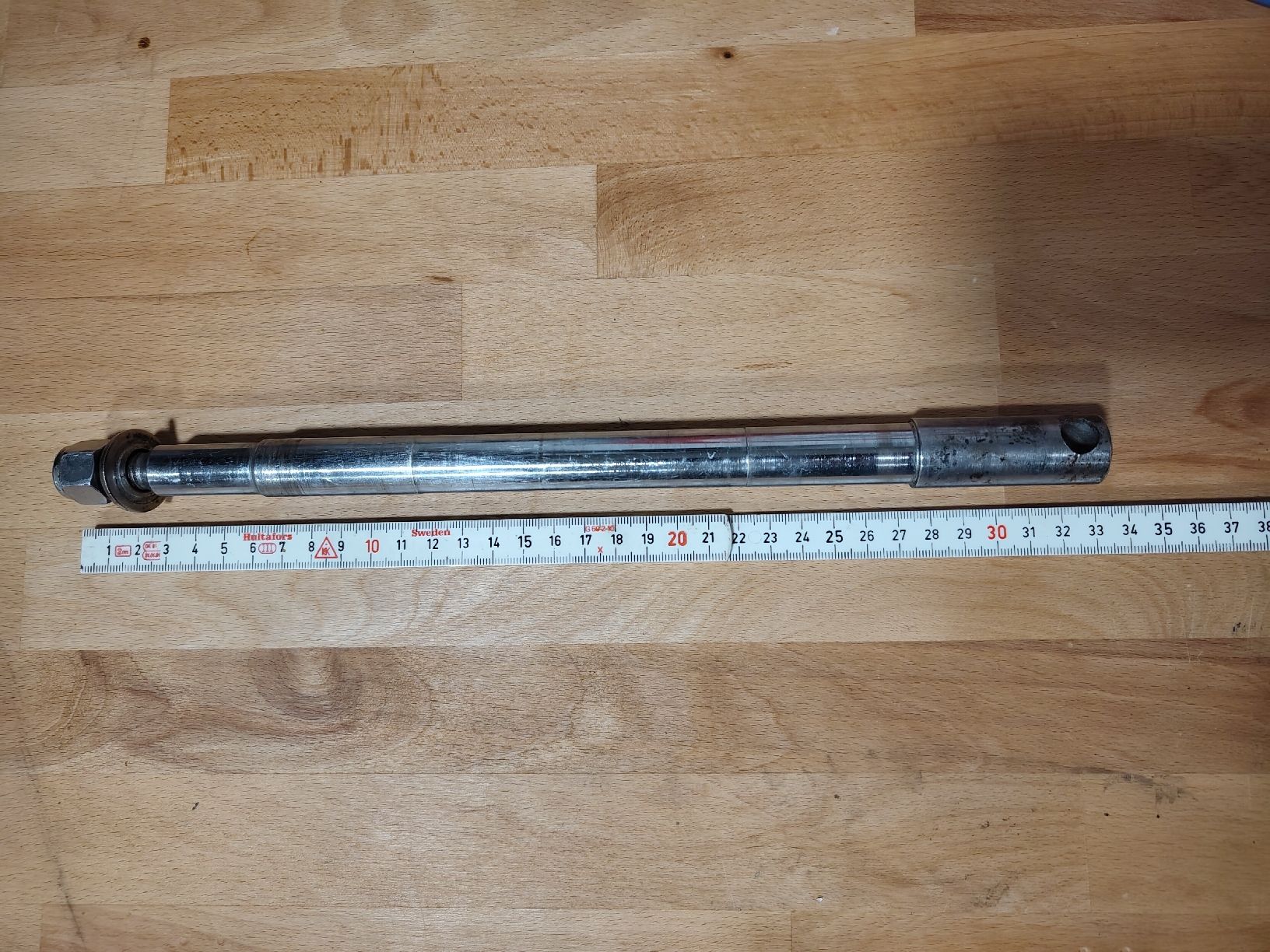 Harley-Davidson Tutti i ricambio per moto: Harley Davidson Vorderachse D 19mm / 3/4'' Länge 327 – Usato da Frenkendorf venduto da deltarom
