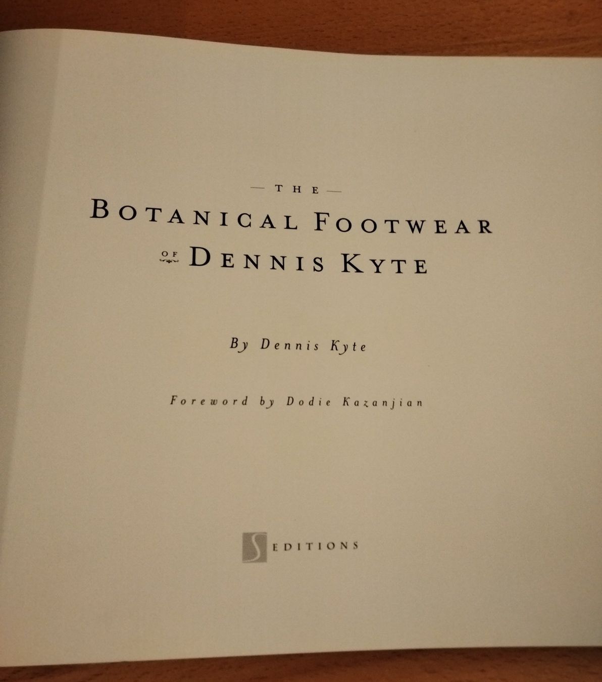 Bücher: The Botanical Footwear Dennis Kyte – Gebraucht aus Niederglatt ZH von Siegfried67 2