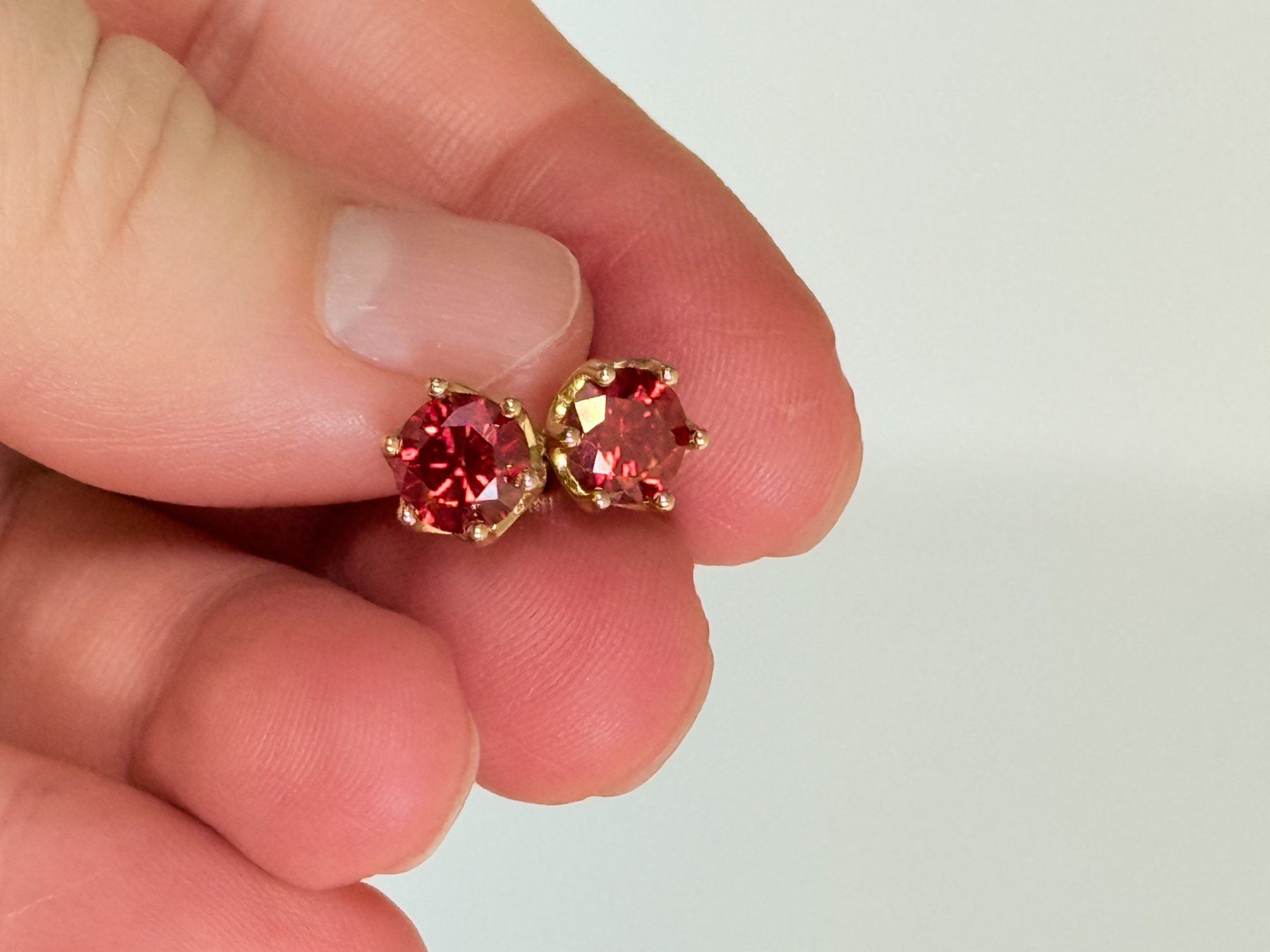 Orecchini pendenti & Orecchini a lobo: 1CT GRA Moissanite Earrings Stud With 2 Certificates 6,5mm – Nuovo e nell'imballaggio originale da Genève venduto da AWWA 9