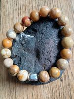 Neues Edelsteinarmband 