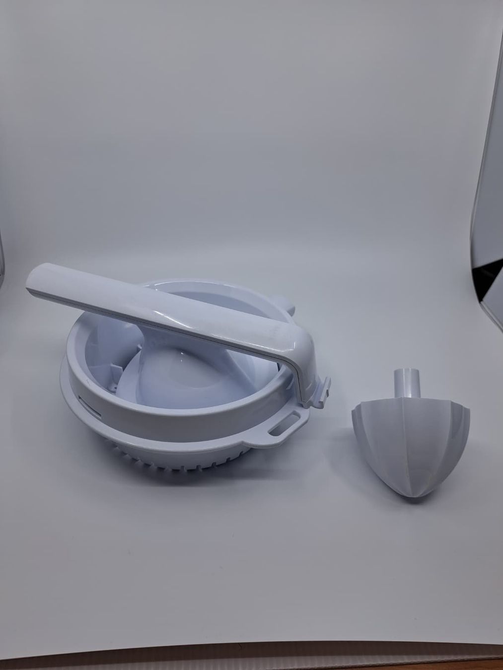 Kitchenaid Elettrodomestici da cucina: KitchenAid Artisan Food Processor 5KFPM775 - Complet, 650W – Usato da Yverdon-les-Bains venduto da sim_wmq7 2