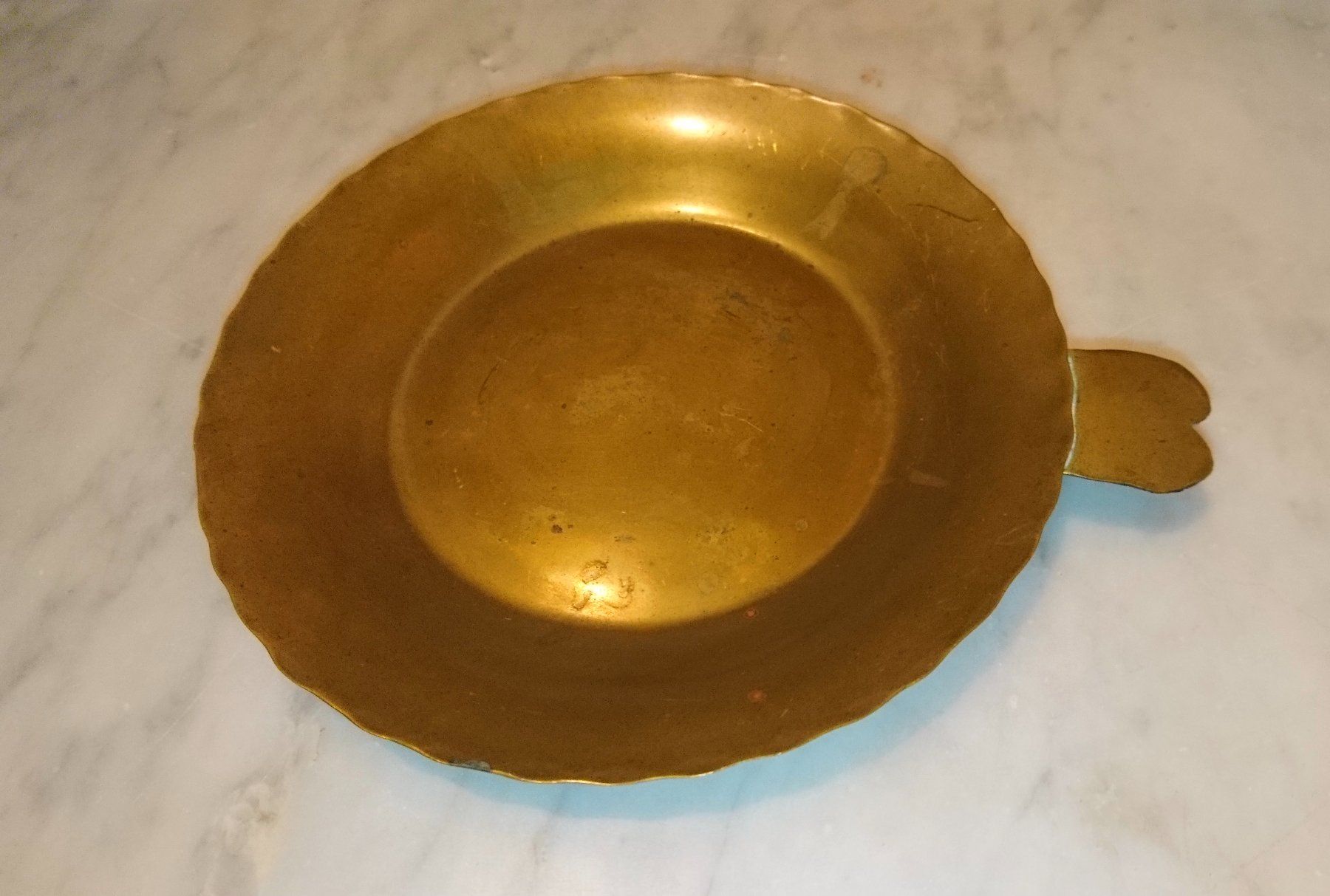 Piatti di portata: Petite soucoupe métal doré – Usato da Châtelaine venduto da fil_7lqg