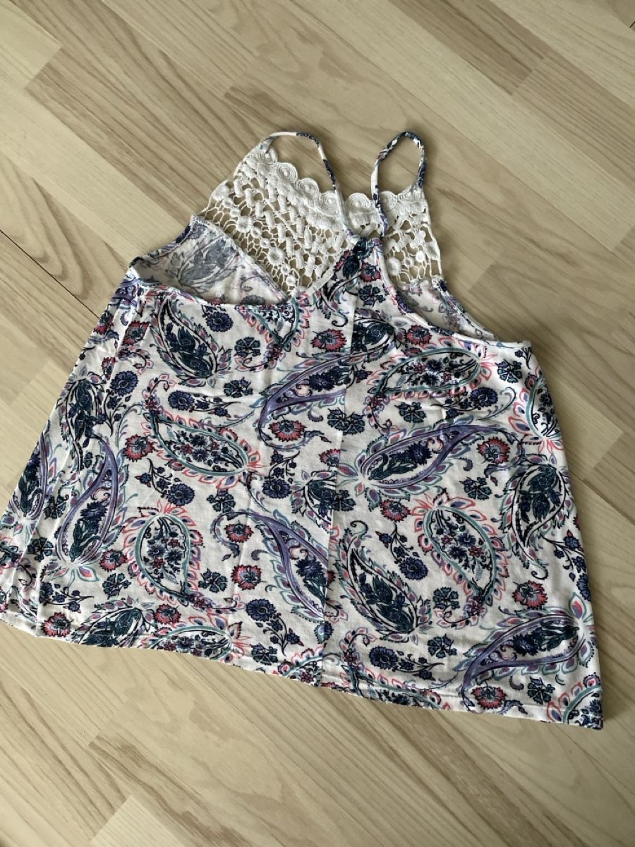 Lots de vêtements: Kleiderpaket Gr.M – D'occasion à Strengelbach par Bycy 3