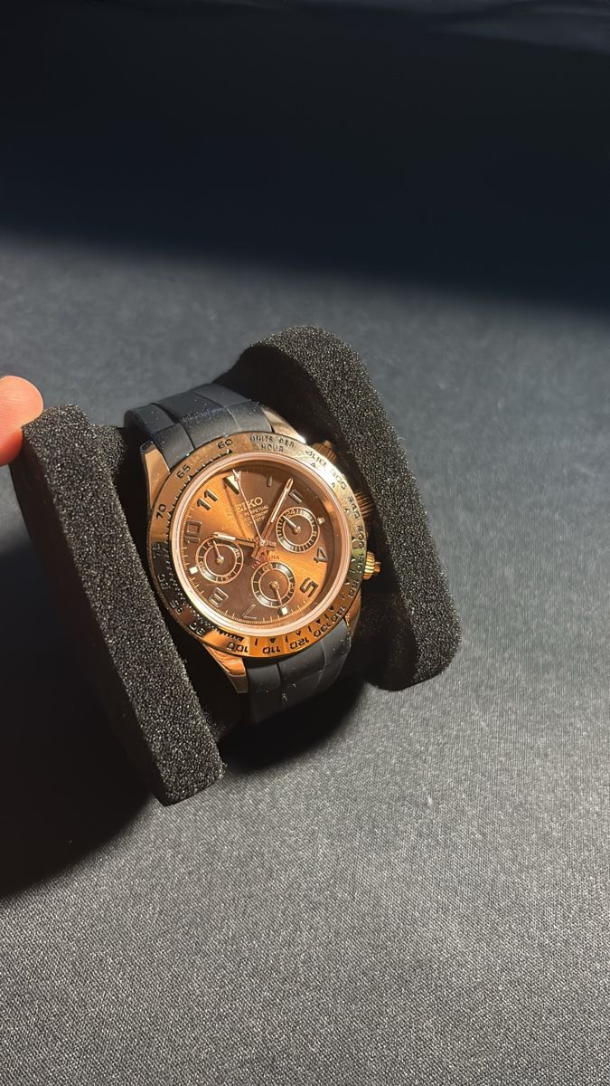 Montres: Rosé-Gold Chronograph - Rubber Strap – Neuf (Voir description) à Winkel par khm_d9mz