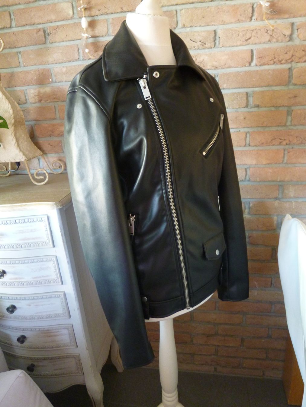 Zara Giacche: schwarze Kunstleder JACKE  Gr. S  Zara – Usato da Dättlikon venduto da Mamakuga 2