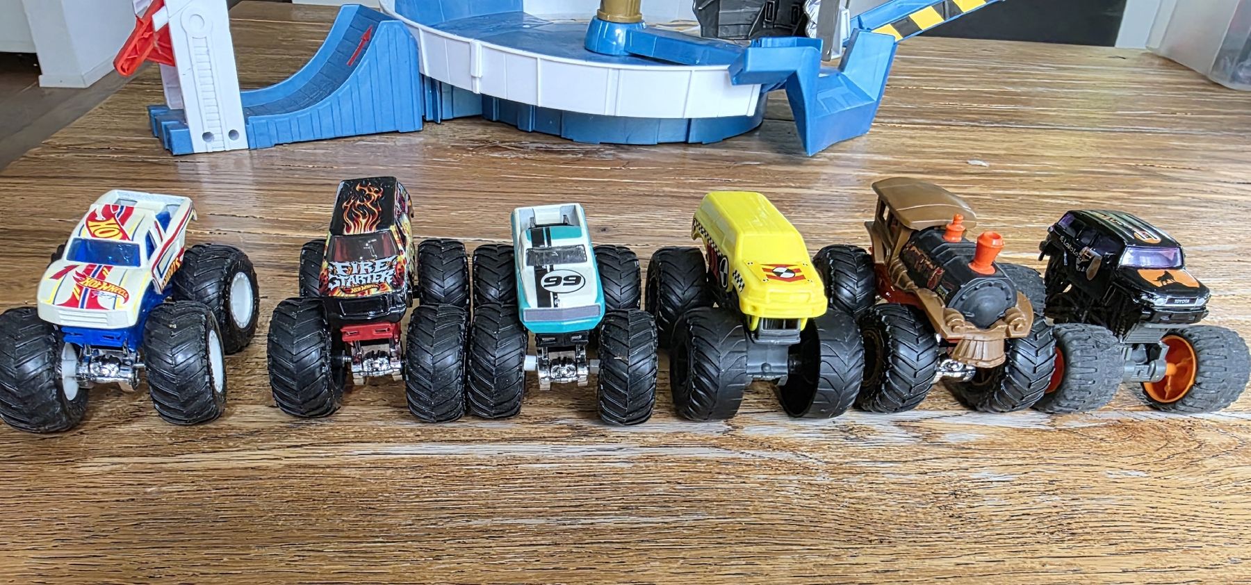 Giocattoli: Hootwheels Monster Trucks – Usato da Biberist venduto da tamsb 2