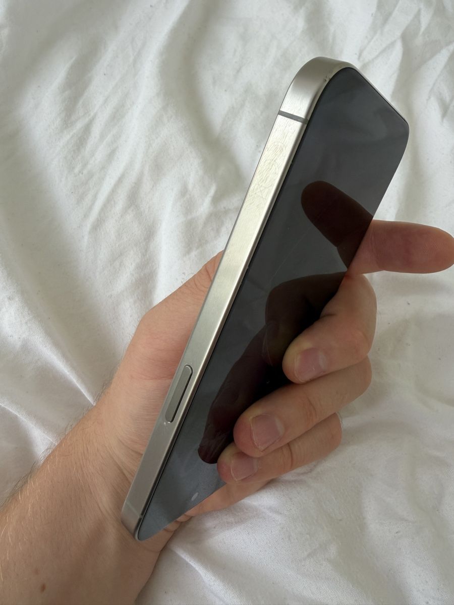 Apple Handys / Smartphones: iPhone 15 Pro Display like new – Gebraucht aus Zillis von elera 4