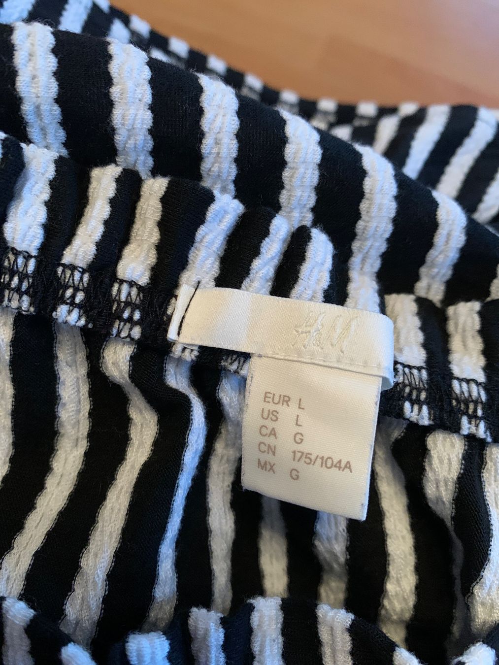 H&M Top: Joli haut rayé H&M taille L – Usato da MEYRIN venduto da Gwendo10 2