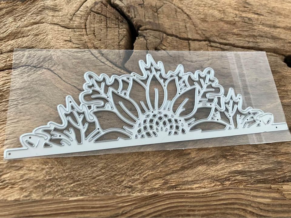 Schablonen: Neue Stanzschablone Sonnenblumenbordüre – Neu und originalverpackt aus Effretikon von wenuss 1
