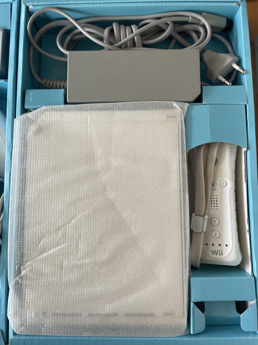 Nintendo Console: Nintendo Wii RVL-001 GameCube Compatible Complete Set + OVP – Usato da Thalwil venduto da jai_ypl7 2