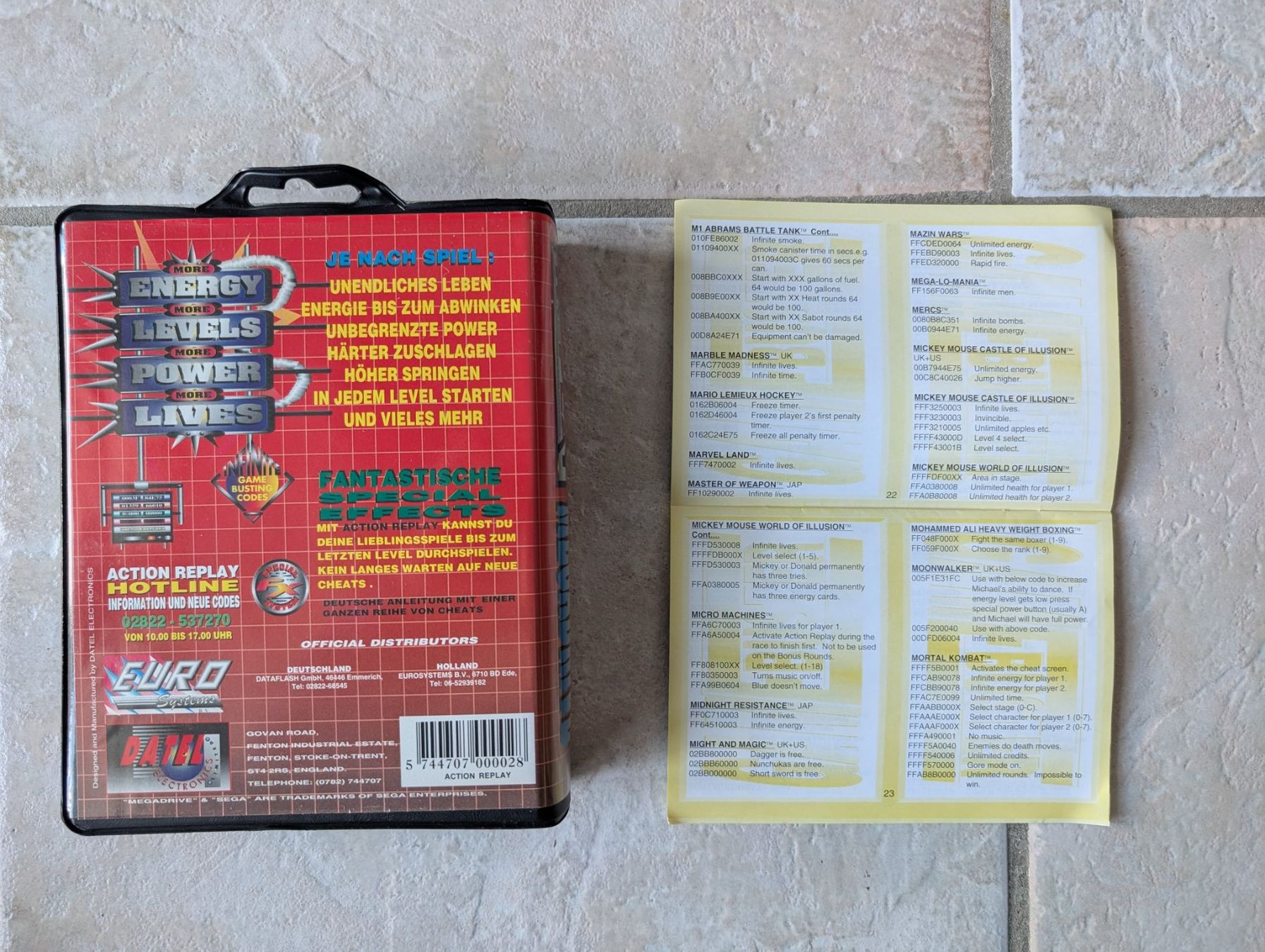 Sega Giochi: SEGA Mega Drive - Action Replay Pro - mit Hülle & Codebuch – Usato da Felben-Wellhausen venduto da Phattpat 2