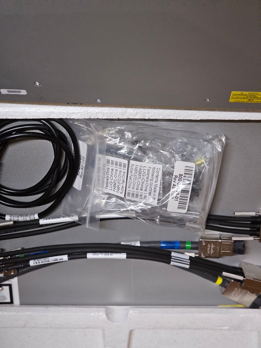 Cisco Server: 2x Cisco Catalyst 8350 Inkl. Module C3850 -NM2-10G (Switch) – Neu und originalverpackt aus Zürich von masterIT 1