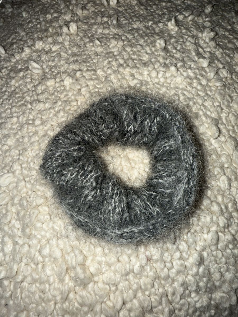 Accessori per capelli: Scrunchie gestrickt grau – Nuovo e nell'imballaggio originale da Mörschwil venduto da Seegurke18 2