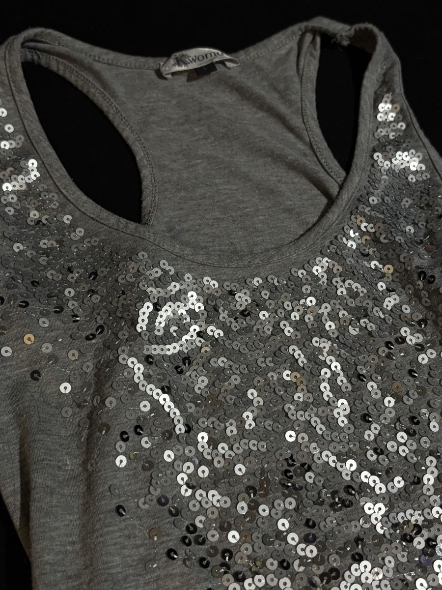 Top: Top gris à sequin – Nuovo (secondo la descrizione) da Le locle venduto da cla_nv8m 1