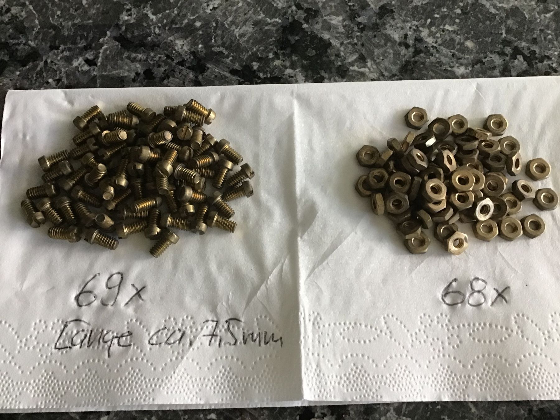 Stokys Kit di costruzioni: Stokys Sammlung Messing Schrauben und Muttern ect. – Usato da Langenthal venduto da Ungscholi04