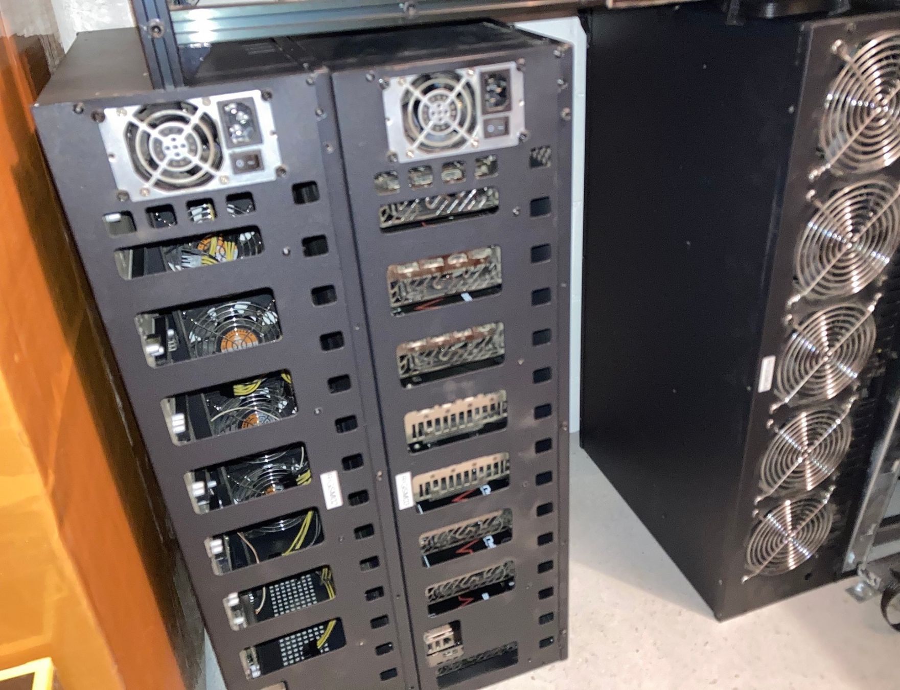 Mining Rig Chassis für bis zu 8 Grafikkarten (Gebraucht) in Wettingen ...