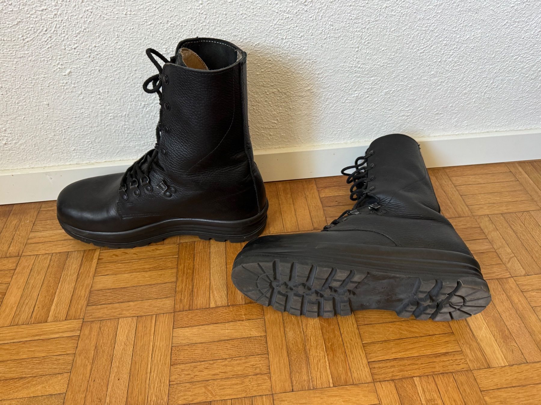 Schweizer Armee Scarpe da uomo: Militär Stiefel CH Gr 44 – Usato da frauenfeld venduto da pipi018 2
