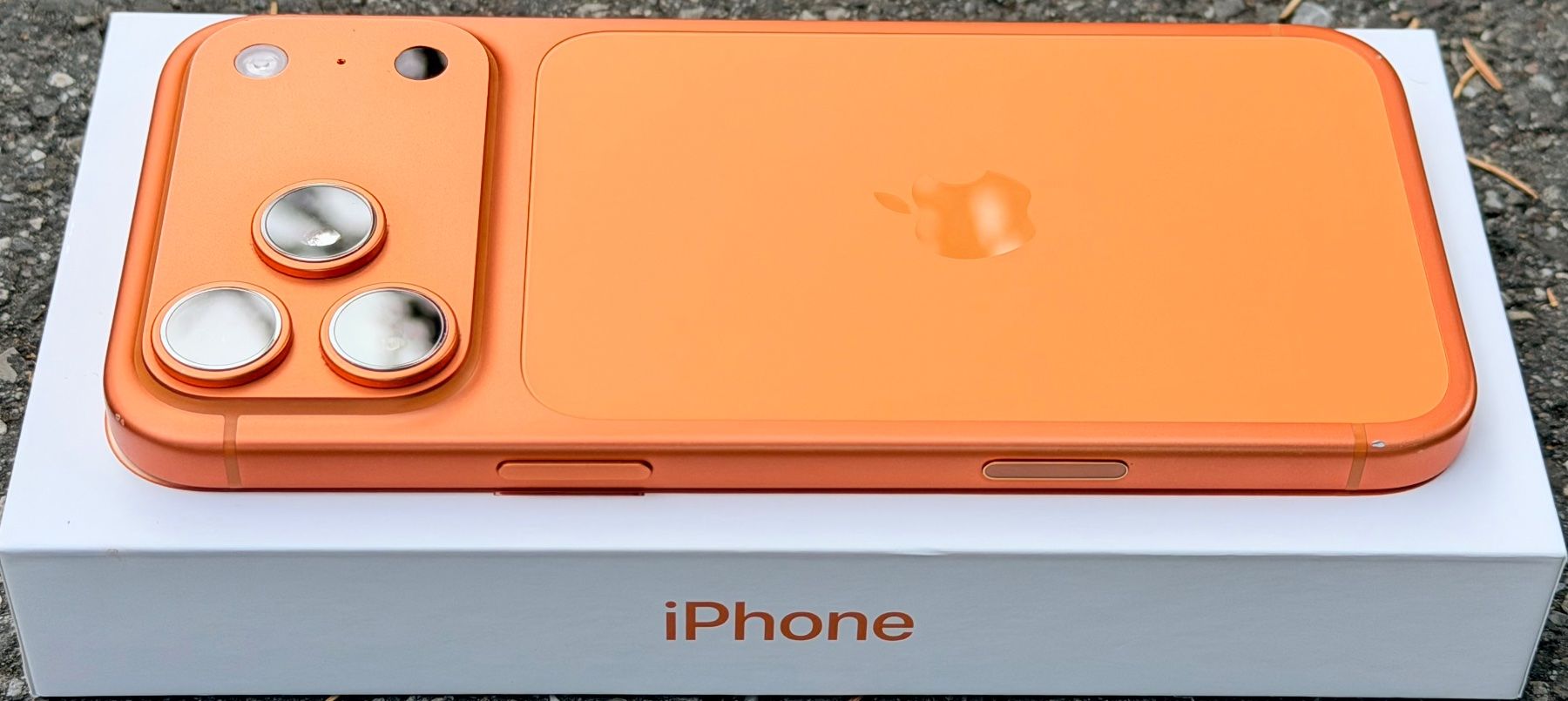 Apple Portables: iPhone 17 Pro Max, inkl. Apple Care+ – Neuf avec emballage d'origine à Muttenz par Johnny_Wishbone69