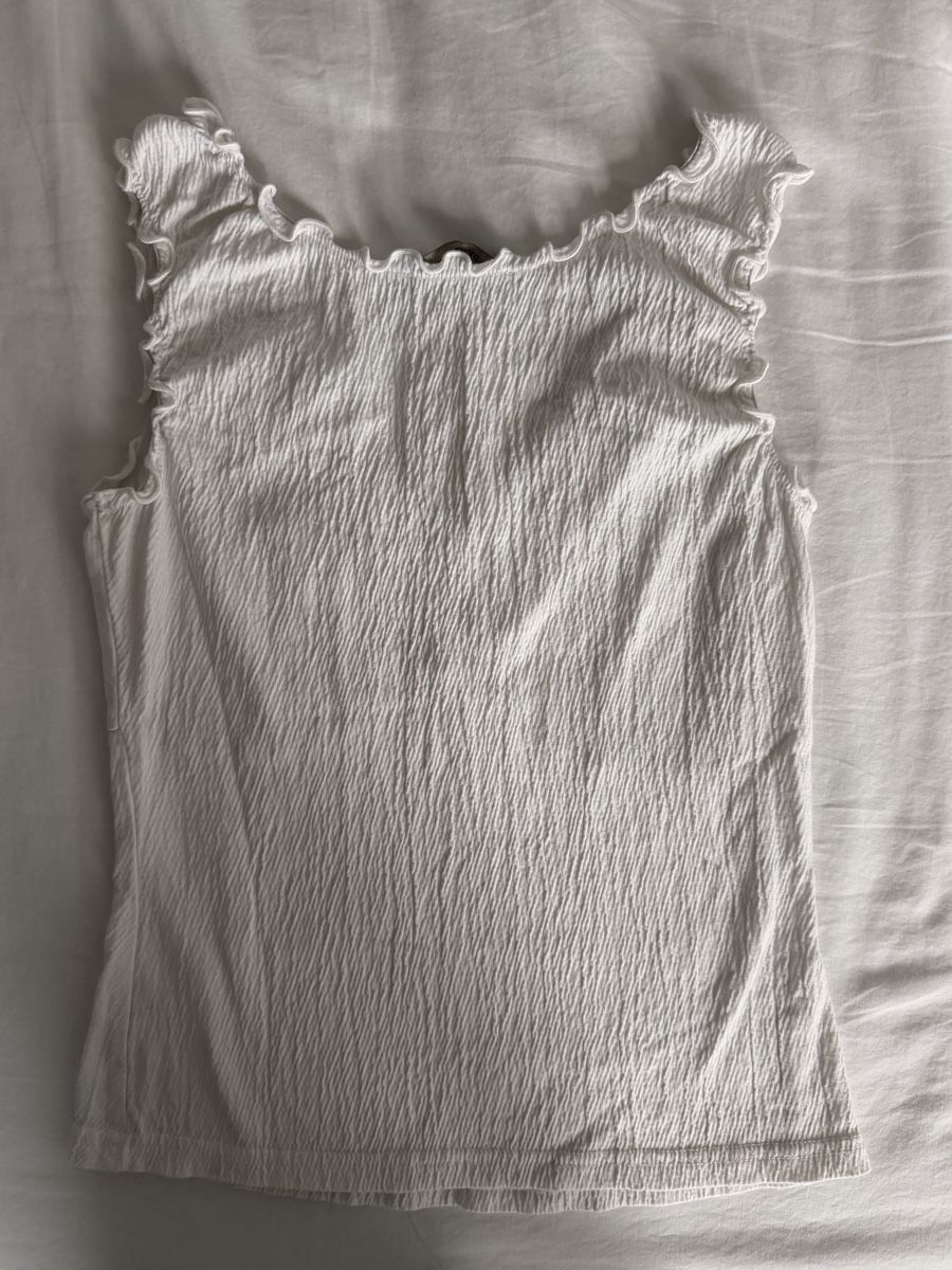 Top: White tank top  – Nuovo (secondo la descrizione) da Buonas venduto da mej_6s67 1