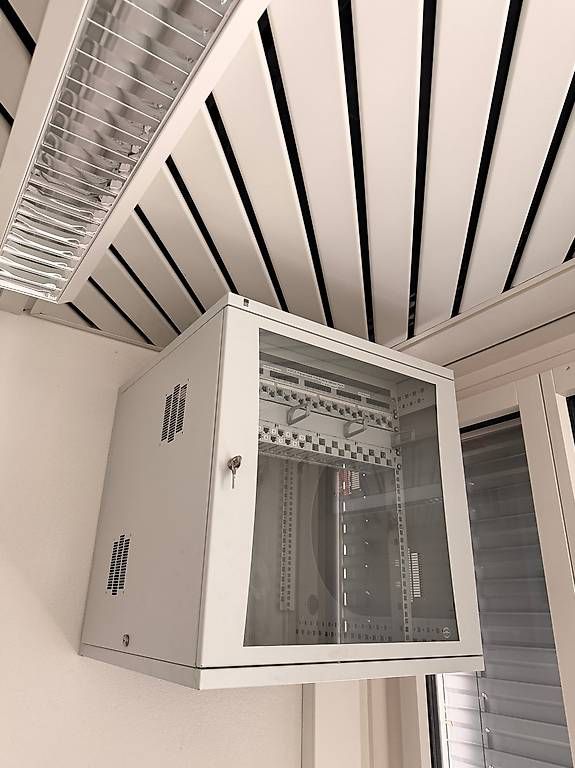 Racks & Ständer: Serverrack in Top Zustand – Neu und originalverpackt aus Dietlikon von off_w878 2