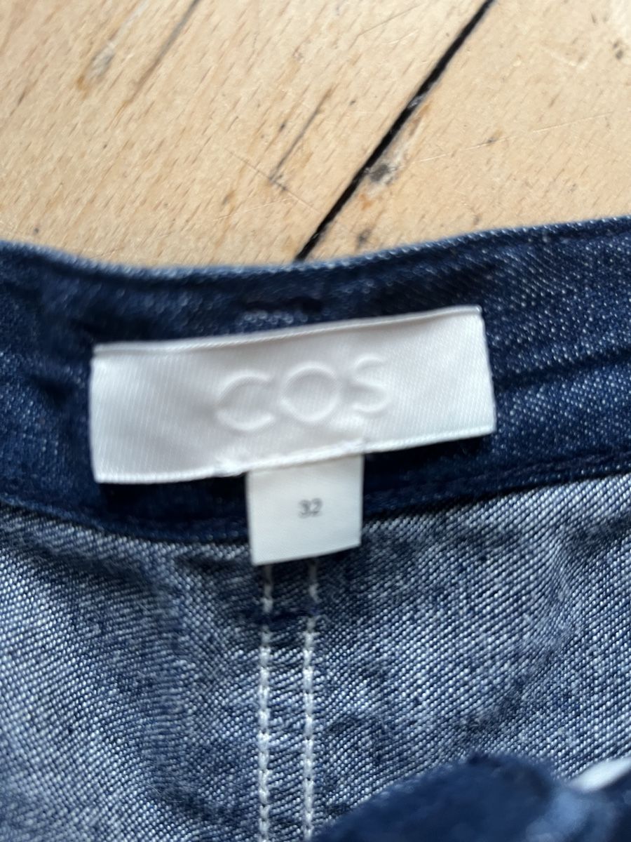 Cos Jeans: Neue Jeans von COS, Grösse 32 – Nuovo (secondo la descrizione) da Bern venduto da Emilusipi 2