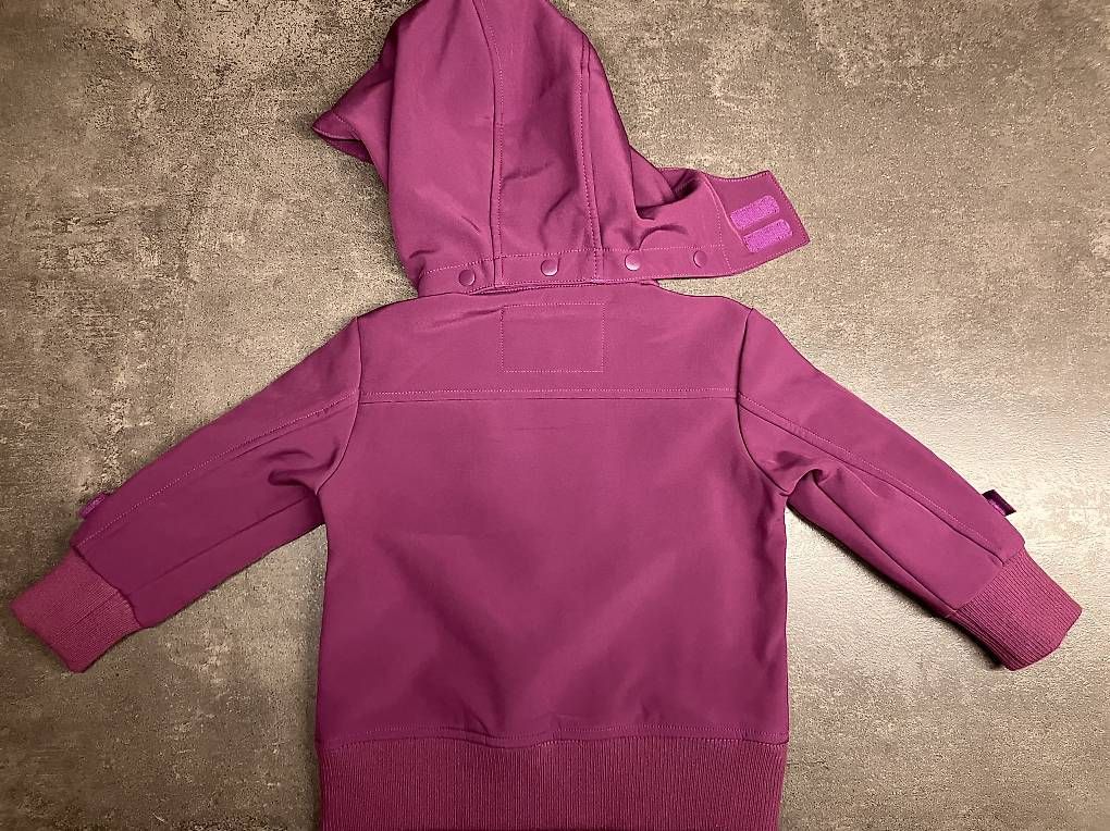 Giacche & Cappotti: Soft Shell Jacke mit Kapuze Gr. 92/98 – Usato da Zürich venduto da Zueriost 1