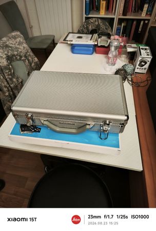 Sammelkoffer Metall leer 25 Fächer Silber guter Zustand