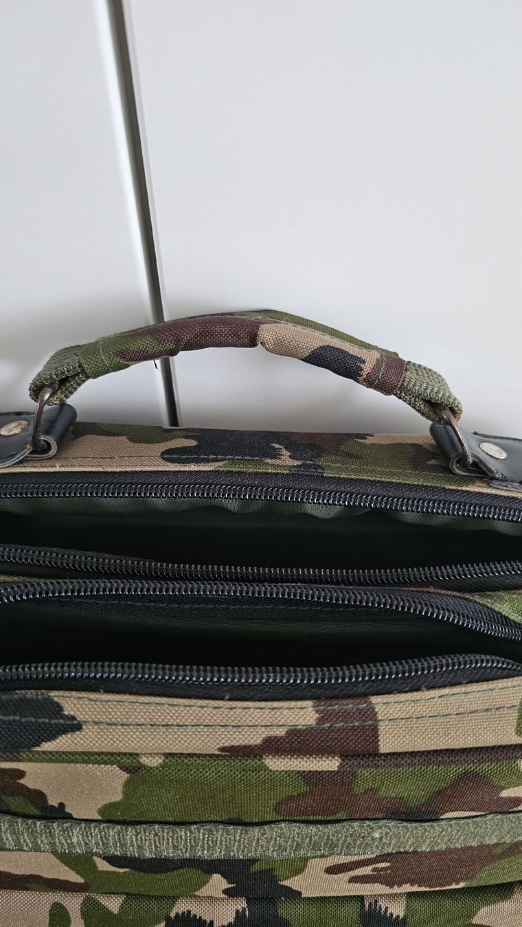 Schweizer Armee Zaini: Schweizer Armee Tasche mit integrierten Rucksacktragriemen. – Usato da Dübendorf venduto da hirschi2407 4