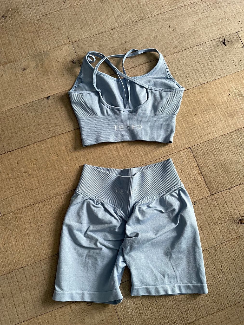 Teveo Lotti di vestiti: Teveo Statement Sportset – Usato da Bonstetten venduto da Pina15 1