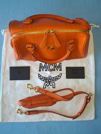 MCM mittelgrosse Tasche mit Schulterriemen