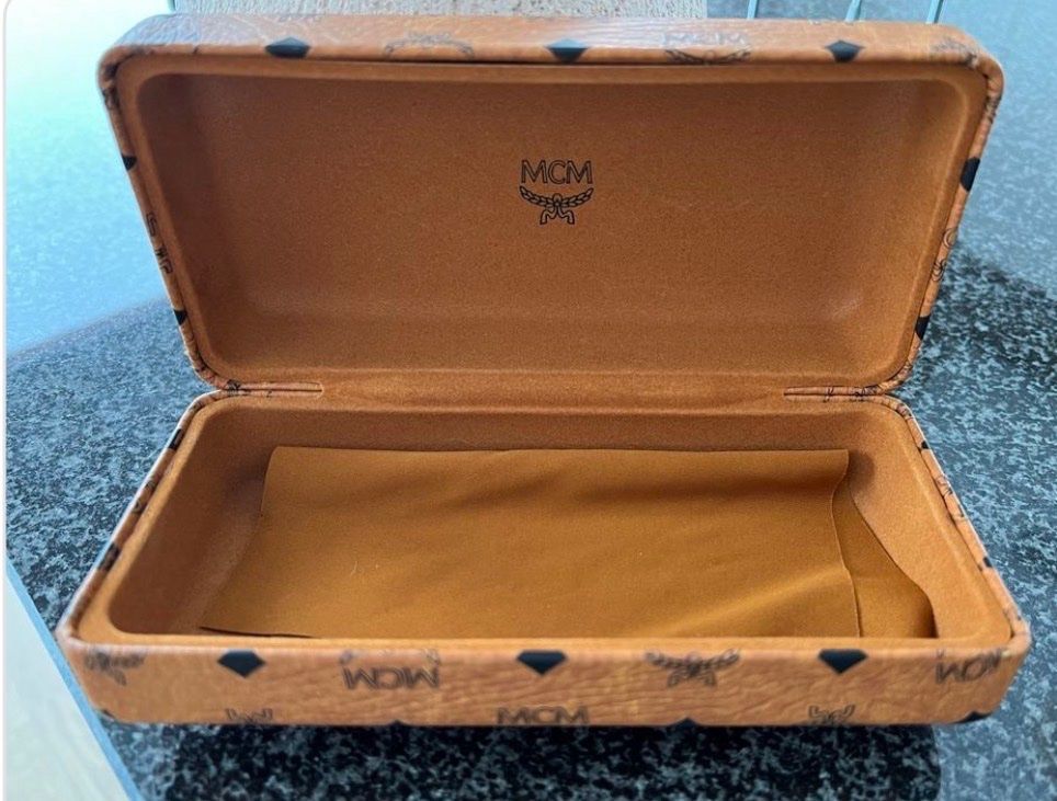 Mcm Sonstige Kleidung & Accessoires: MCM Brillenetui Leder – Neu und originalverpackt aus Zumikon von Valeri79 1