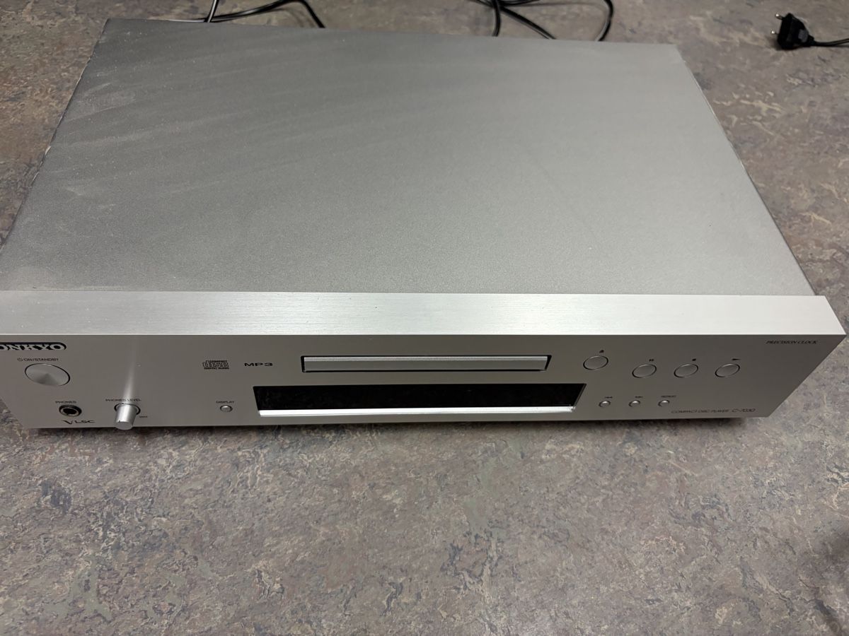 Onkyo Audio- & Mediensysteme: Onkyo C-7030 CD Player – Gebraucht aus Uznach von pegasus101