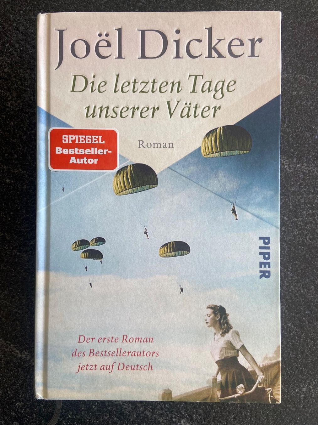 Libri: Joël Dicker: Die letzten Tage unserer Väter – Usato da Schwarzenburg venduto da Aha016