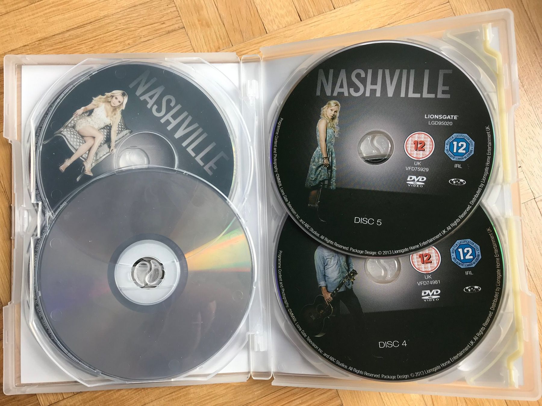 Tutti i DVDs: Nashville - Season 1 - DVD – Usato da Zürich venduto da Malcom 2