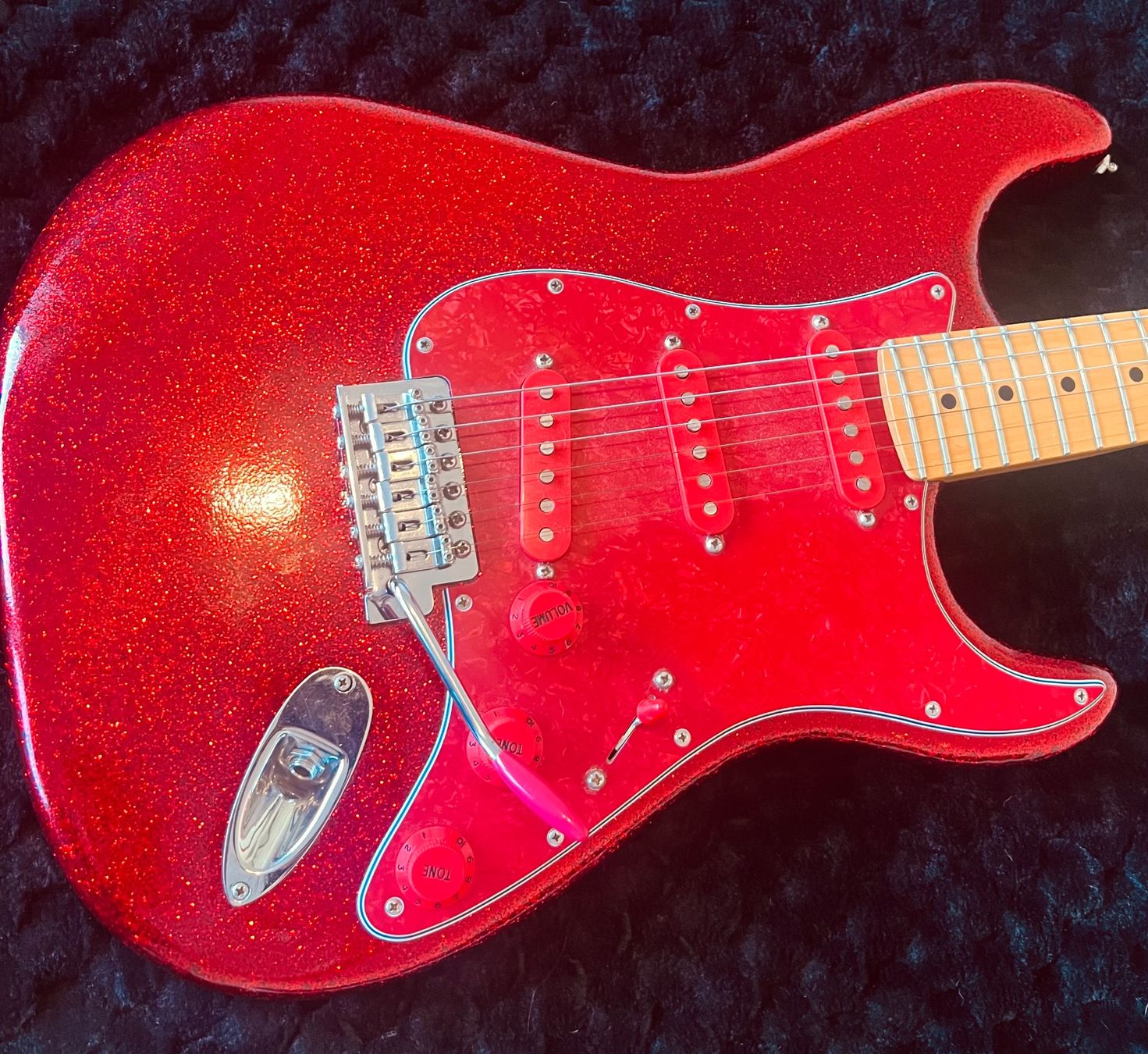 Fender Strumenti musicali: Fender stratocaster sparkle red – Usato da Monthey venduto da Jiji_99 1